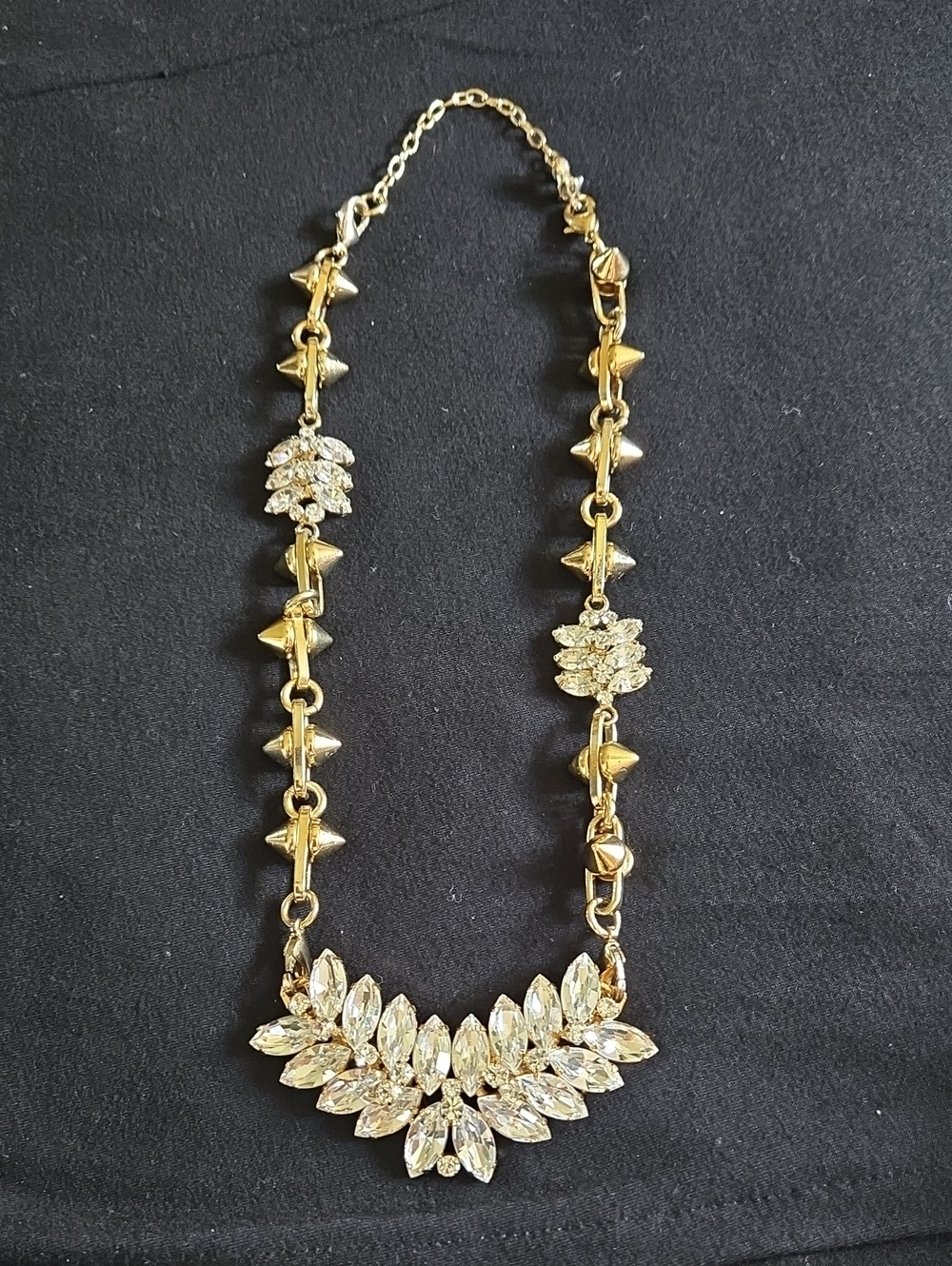Cabi Laurel Wreath Necklace